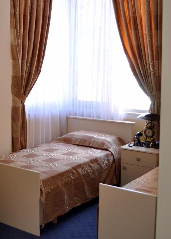 Hotel 3A Tiranë Bilik gambar